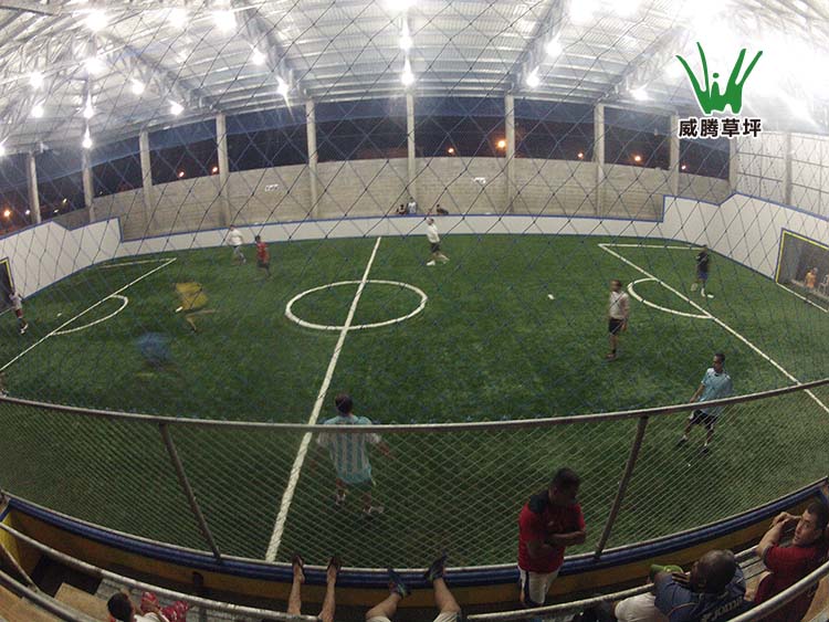 阿根廷五人制人造草坪笼式足球场-威腾人造草坪