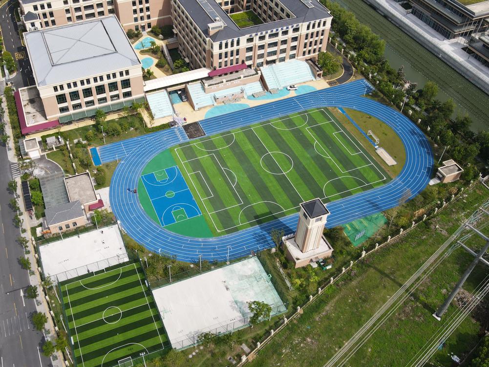 杭州运河湾实验学校，威腾免填充草坪场地
