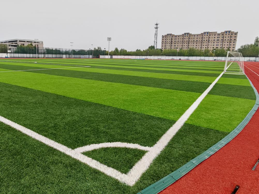 内蒙古自治区通辽市库伦旗体校，威腾免填充草坪场地
